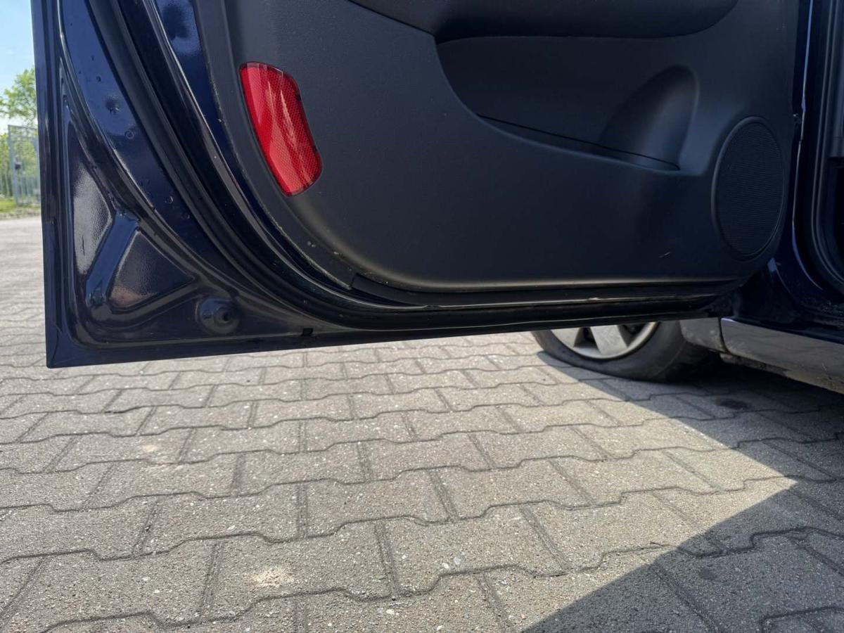 Hyundai I30 FD original T&uuml;r vorn links 2X Indigo Blue Rohbau Bj.2008